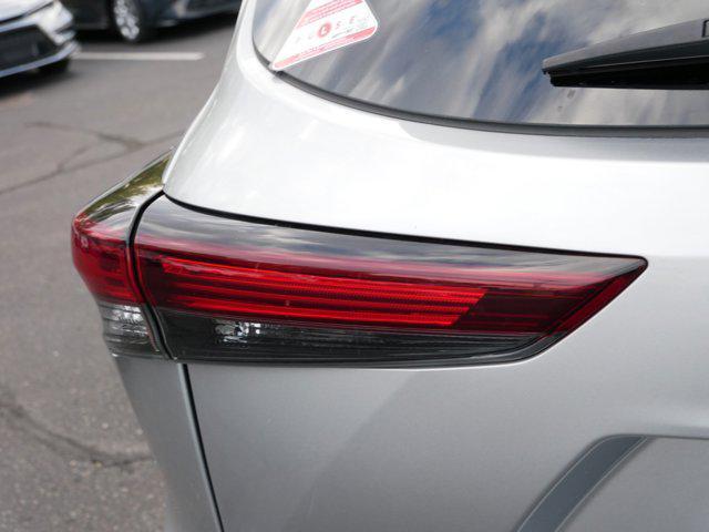 used 2024 Toyota Highlander car, priced at $40,995