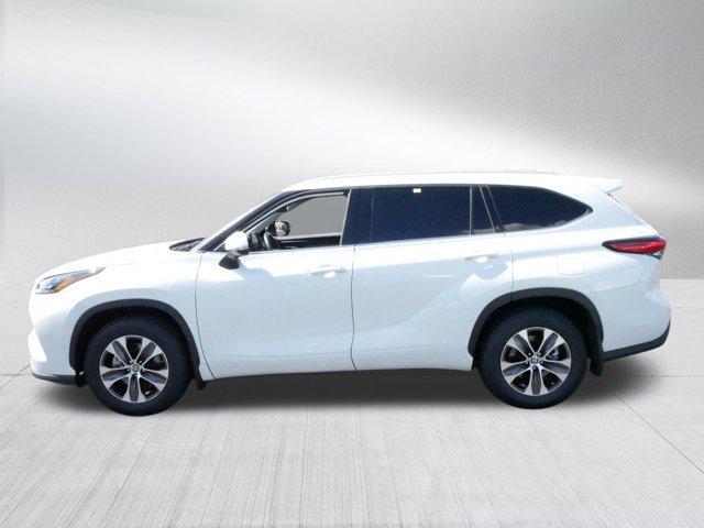 used 2022 Toyota Highlander car, priced at $40,995