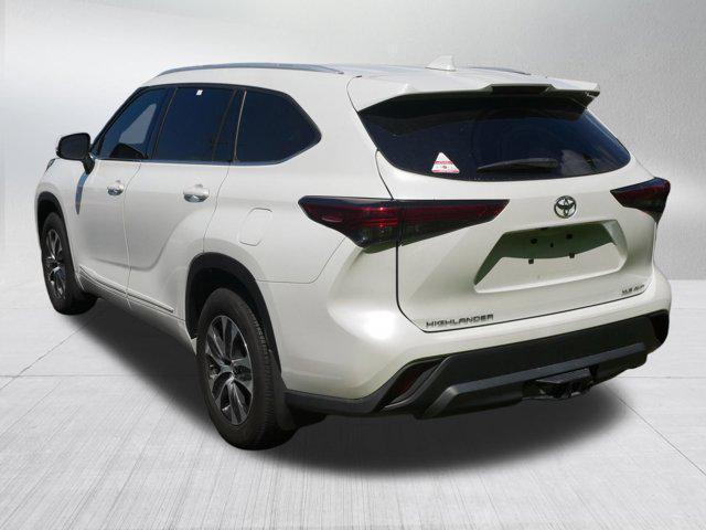 used 2022 Toyota Highlander car, priced at $40,995