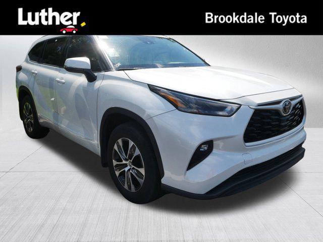 used 2022 Toyota Highlander car, priced at $40,995