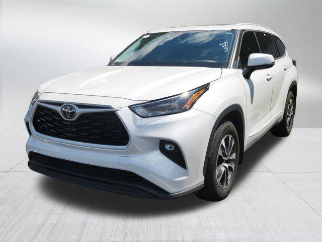 used 2022 Toyota Highlander car, priced at $40,995