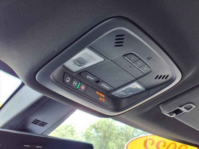 used 2022 Chevrolet Traverse car, priced at $30,480