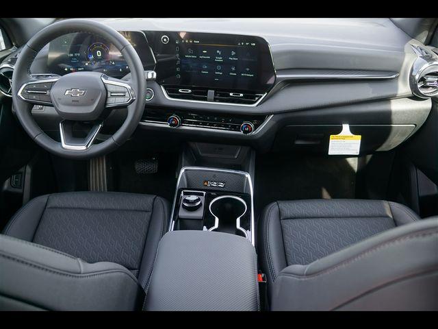 new 2026 Chevrolet Equinox car, priced at $32,915