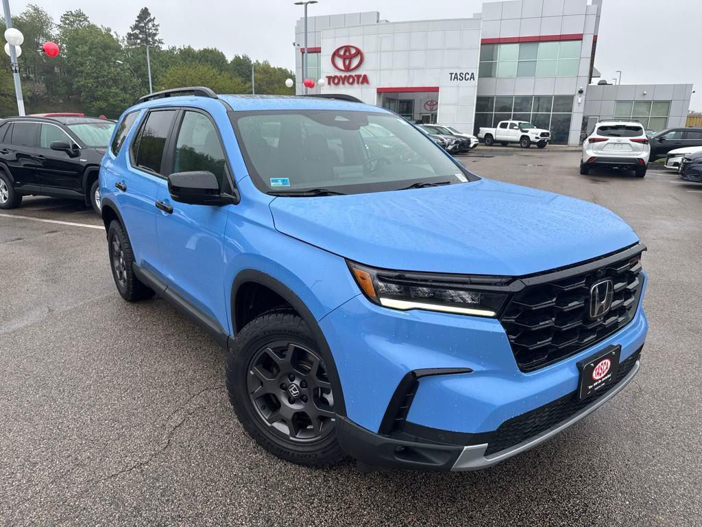 used 2024 Honda Pilot car, priced at $41,978