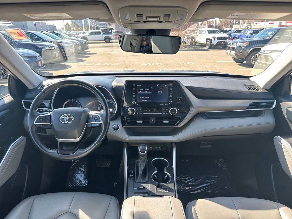 used 2022 Toyota Highlander car, priced at $36,399