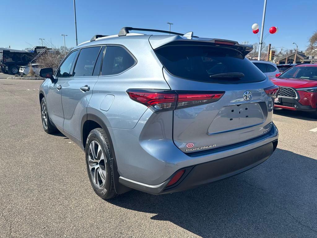 used 2022 Toyota Highlander car, priced at $36,399