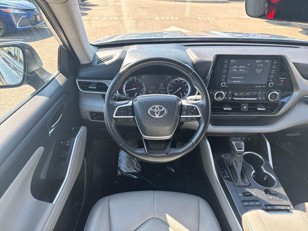 used 2022 Toyota Highlander car, priced at $36,399