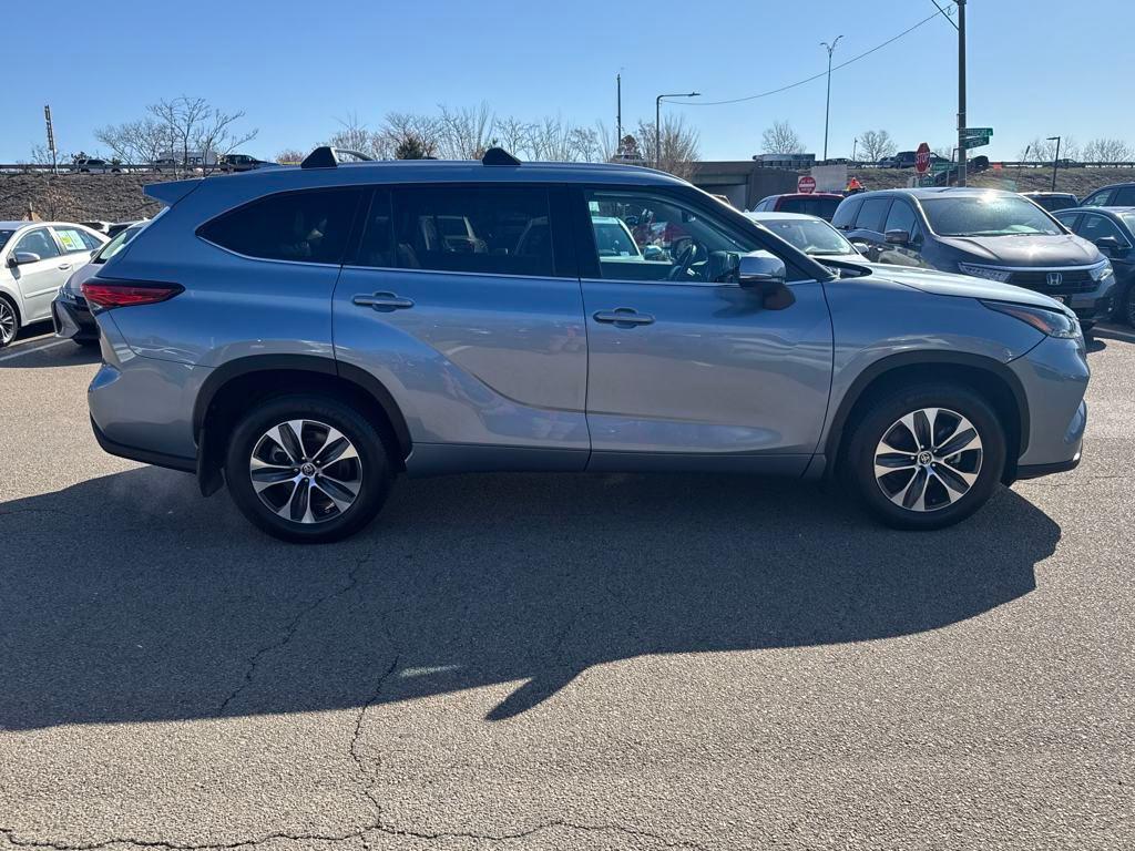 used 2022 Toyota Highlander car, priced at $36,399