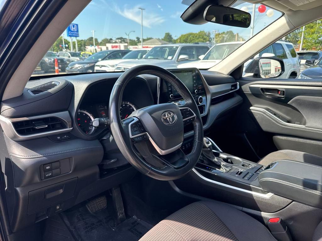 used 2022 Toyota Highlander car, priced at $34,698