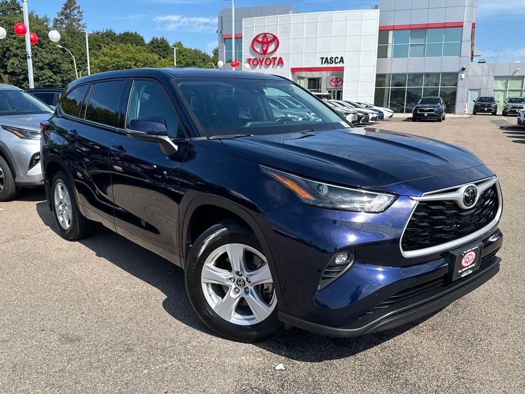 used 2022 Toyota Highlander car, priced at $34,698