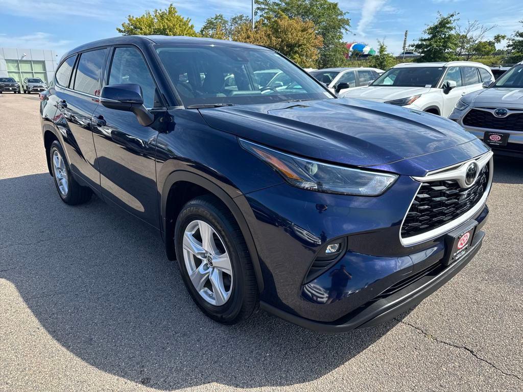 used 2022 Toyota Highlander car, priced at $34,698