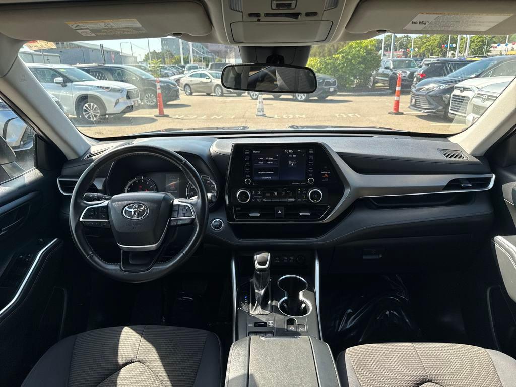 used 2022 Toyota Highlander car, priced at $34,698