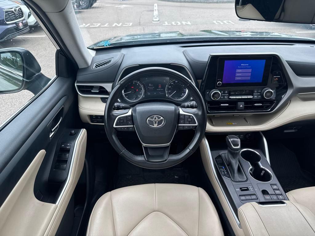 used 2023 Toyota Highlander car, priced at $38,498