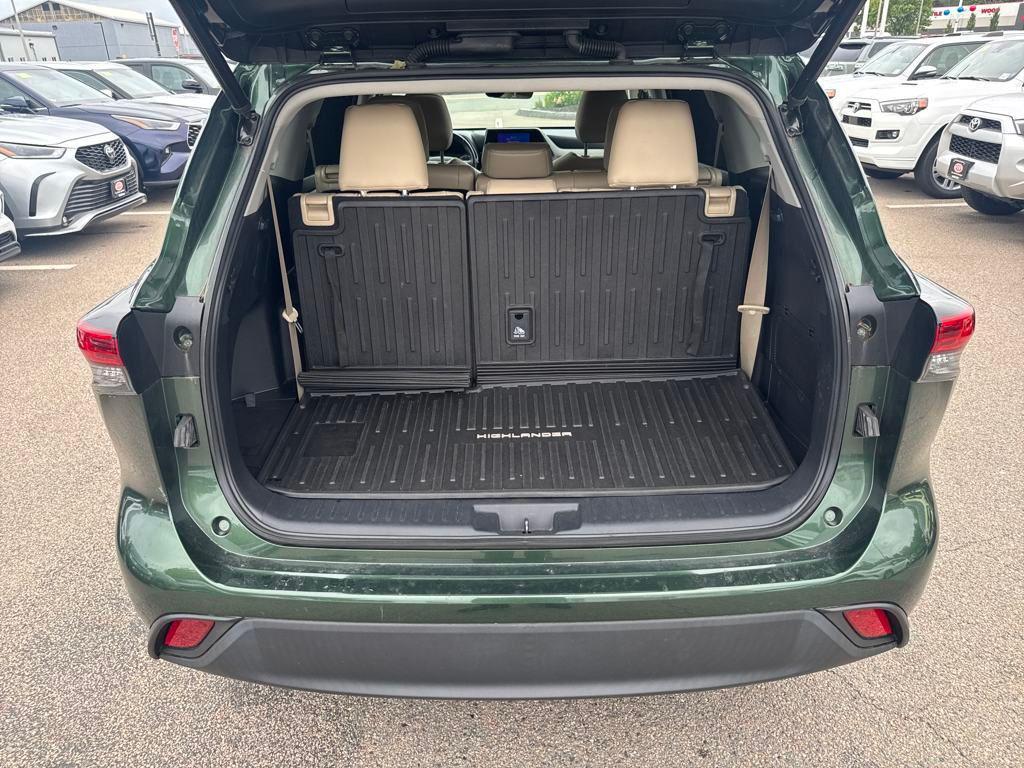 used 2023 Toyota Highlander car, priced at $38,498