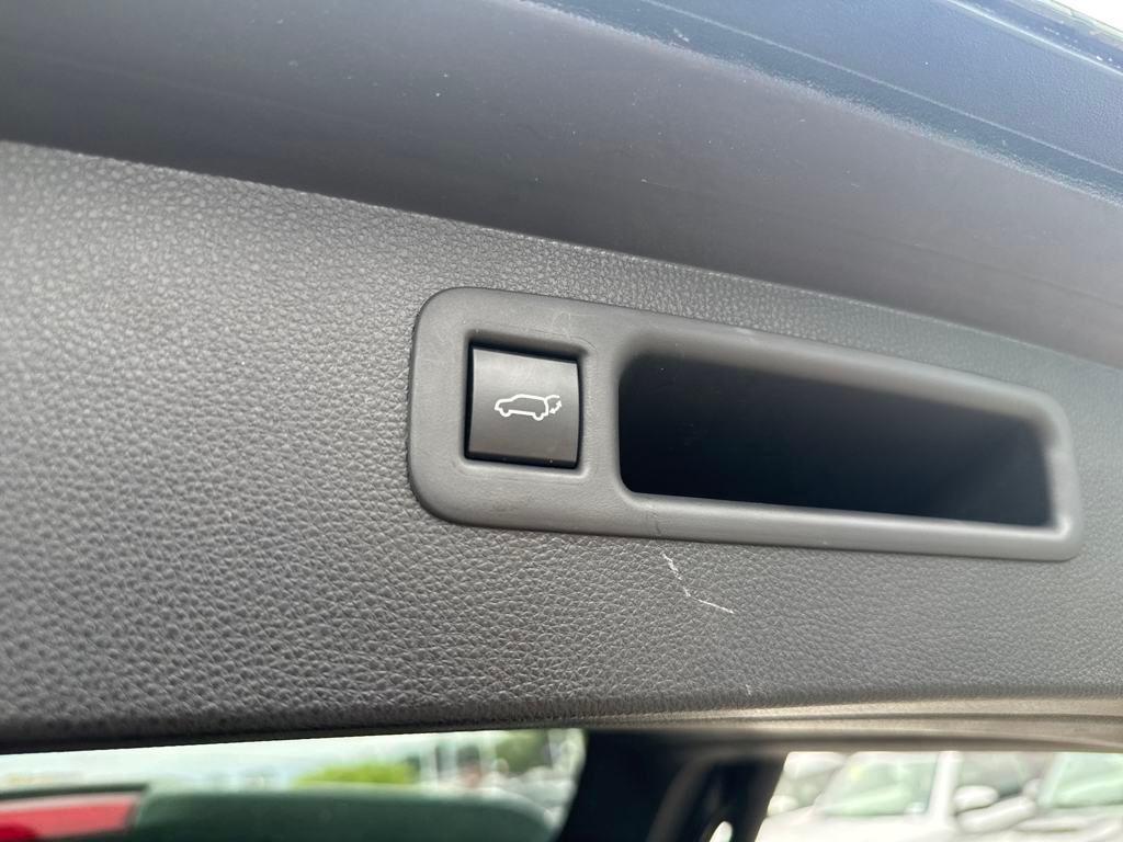 used 2023 Toyota Highlander car, priced at $38,498