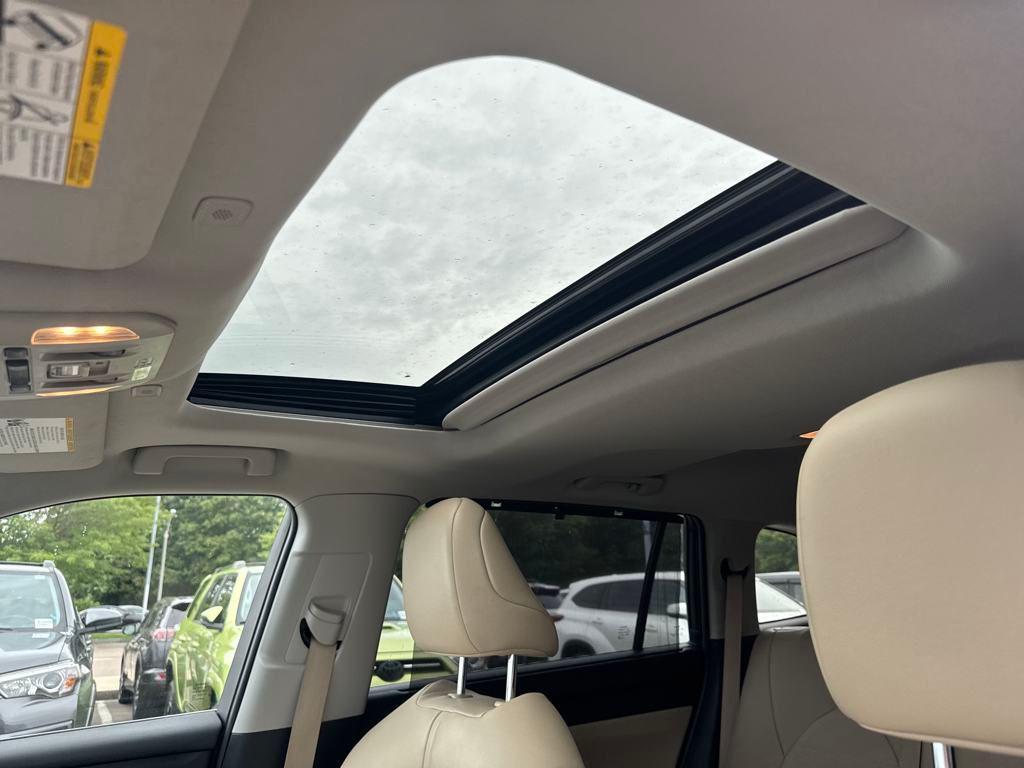 used 2023 Toyota Highlander car, priced at $38,498