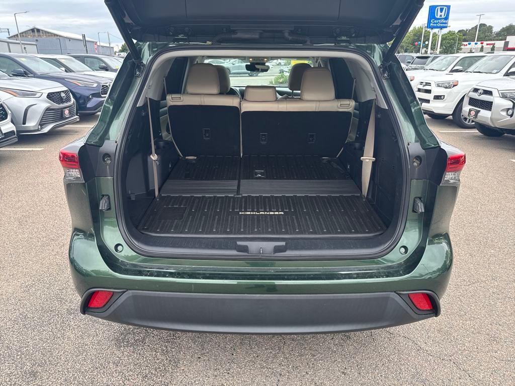 used 2023 Toyota Highlander car, priced at $38,498