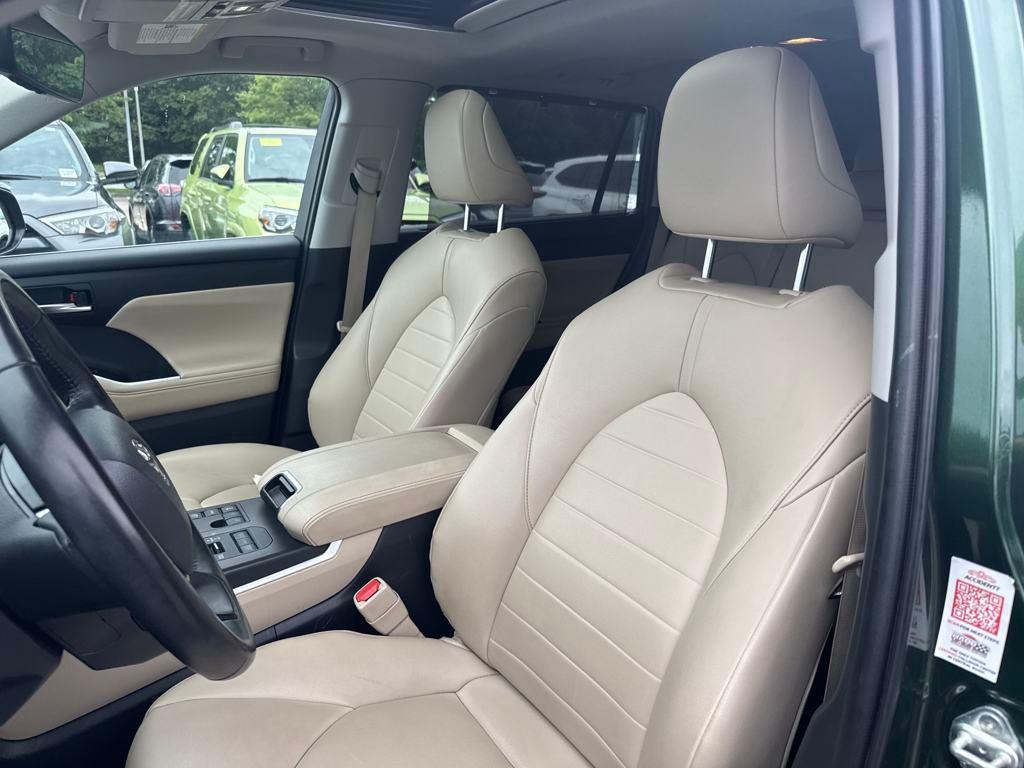used 2023 Toyota Highlander car, priced at $38,498