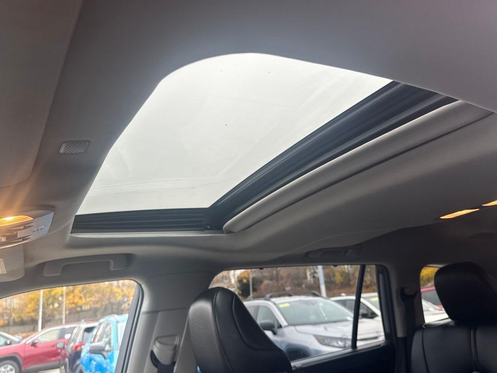 used 2020 Toyota Highlander car, priced at $31,998