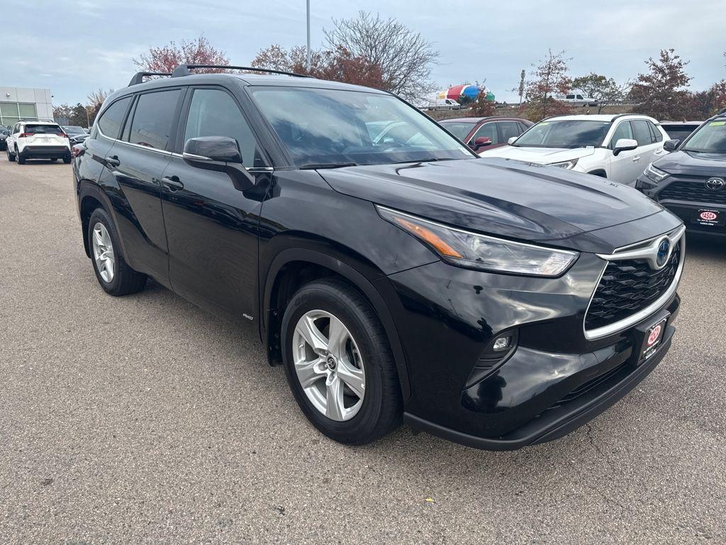 used 2024 Toyota Highlander Hybrid car, priced at $41,058