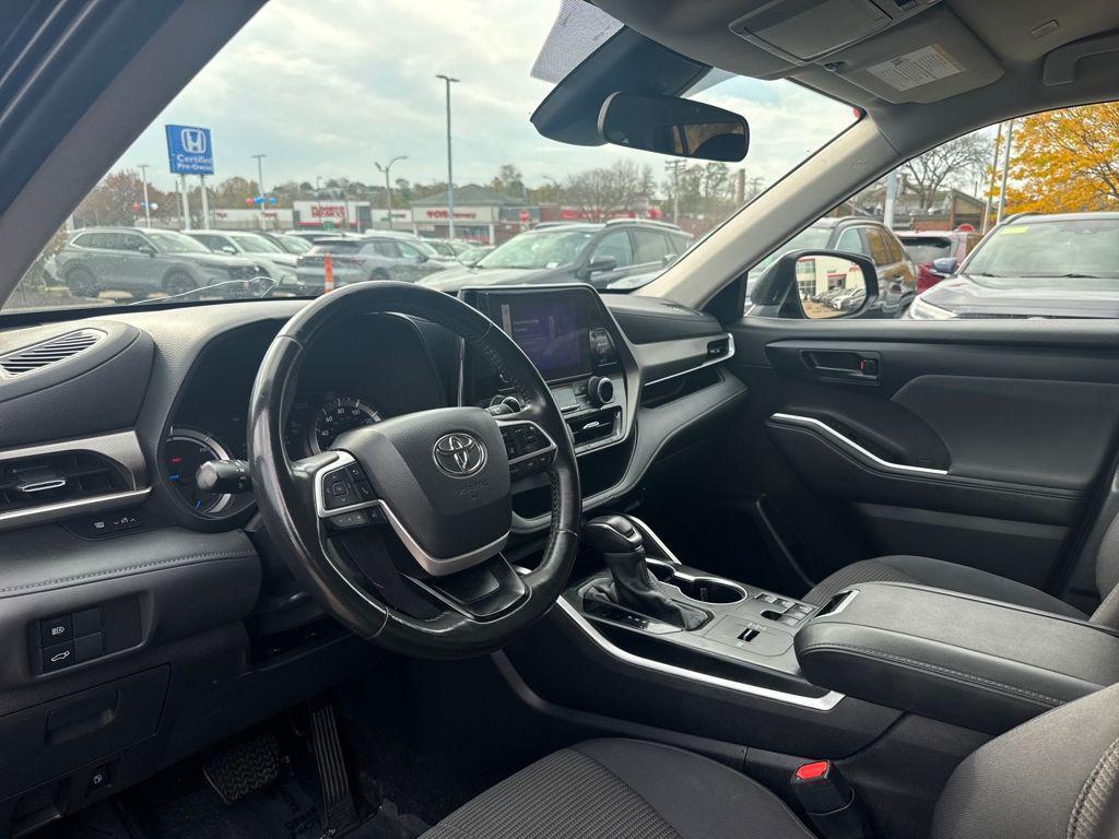 used 2024 Toyota Highlander Hybrid car, priced at $41,058