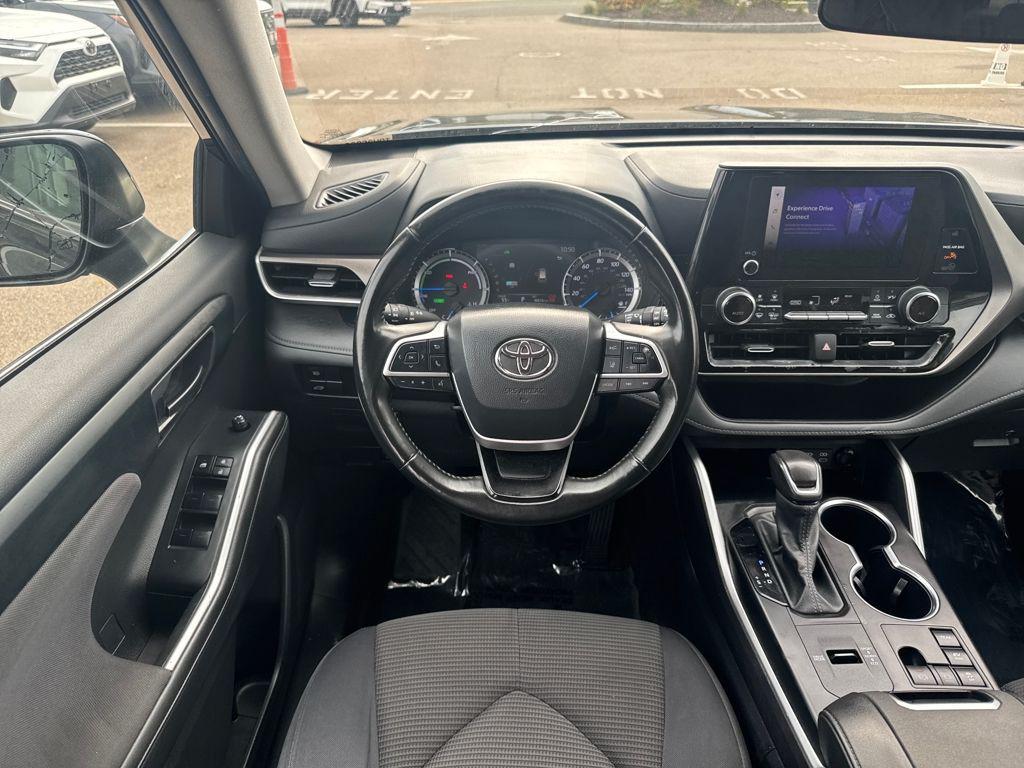 used 2024 Toyota Highlander Hybrid car, priced at $41,058