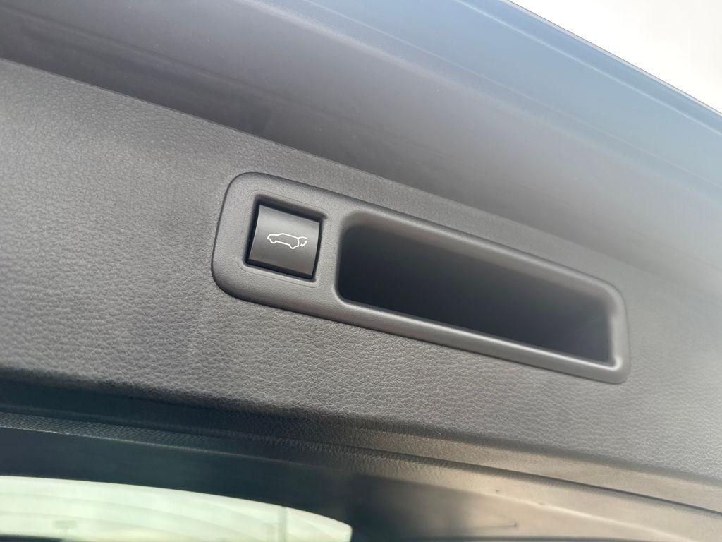 used 2024 Toyota Highlander Hybrid car, priced at $41,058