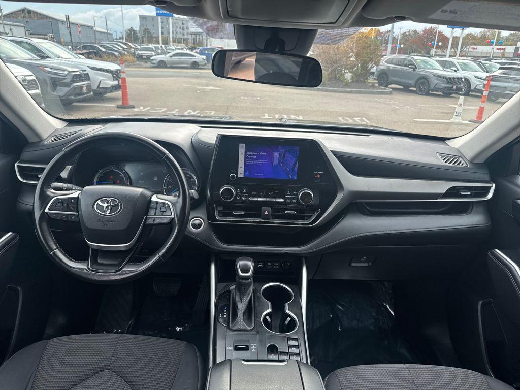 used 2024 Toyota Highlander Hybrid car, priced at $41,058