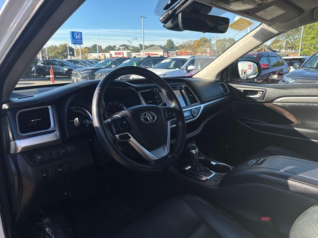 used 2018 Toyota Highlander Hybrid car, priced at $28,498