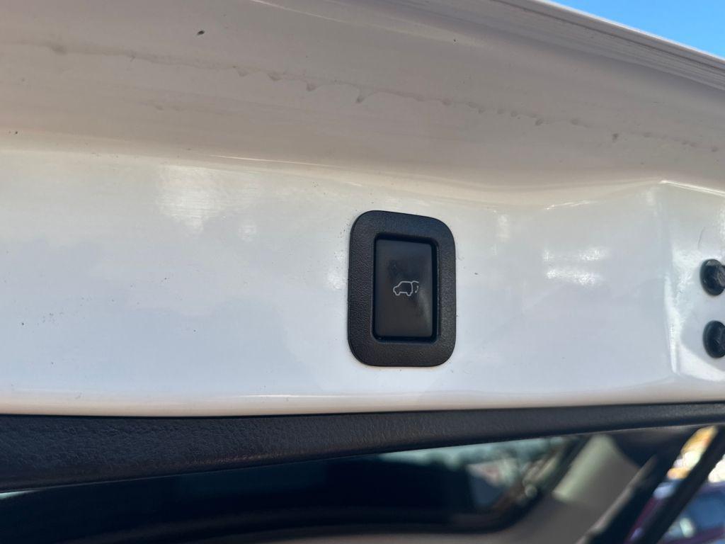 used 2018 Toyota Highlander Hybrid car, priced at $28,498
