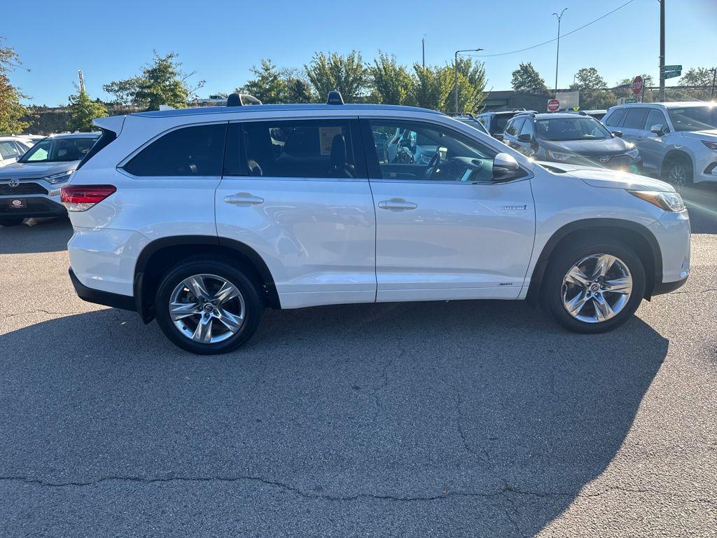 used 2018 Toyota Highlander Hybrid car, priced at $28,498