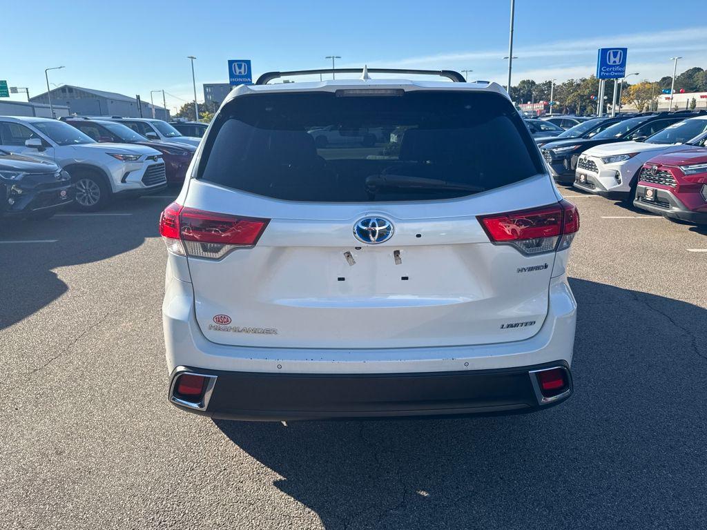used 2018 Toyota Highlander Hybrid car, priced at $28,498