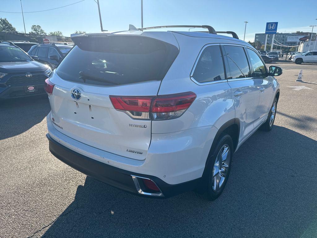 used 2018 Toyota Highlander Hybrid car, priced at $28,498