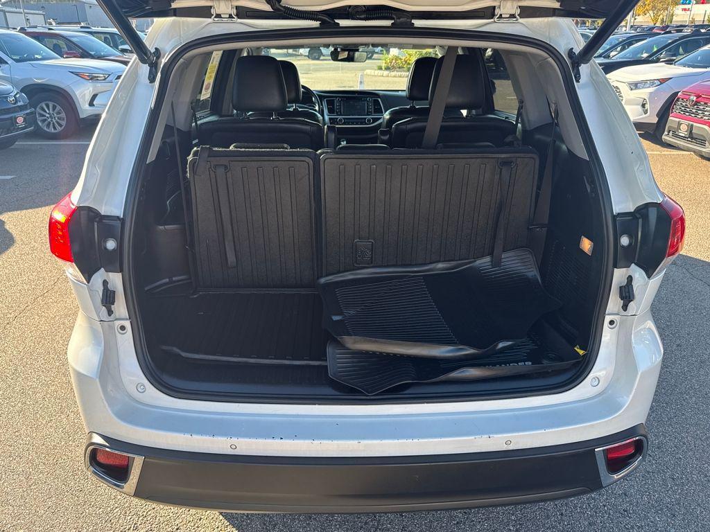 used 2018 Toyota Highlander Hybrid car, priced at $28,498
