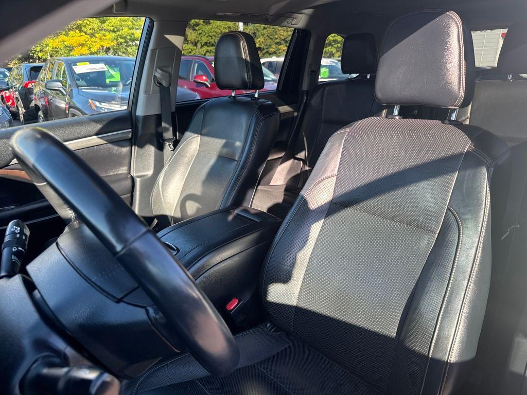 used 2018 Toyota Highlander Hybrid car, priced at $28,498