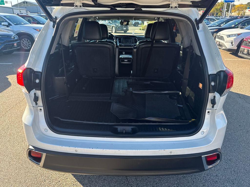 used 2018 Toyota Highlander Hybrid car, priced at $28,498