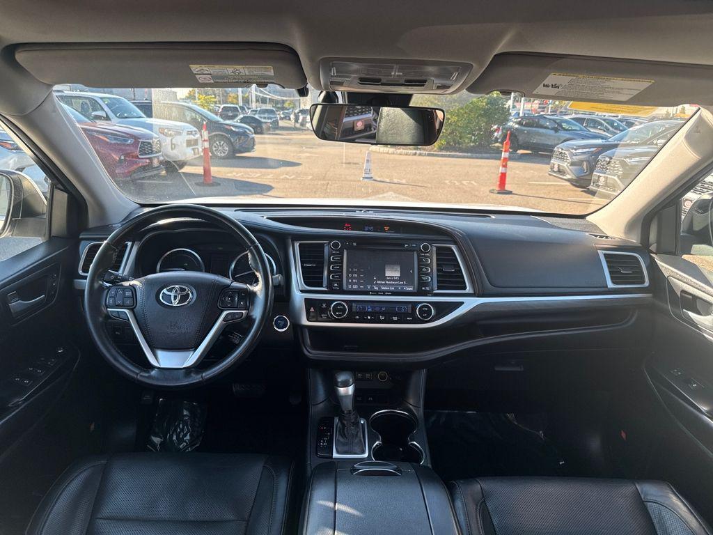 used 2018 Toyota Highlander Hybrid car, priced at $28,498