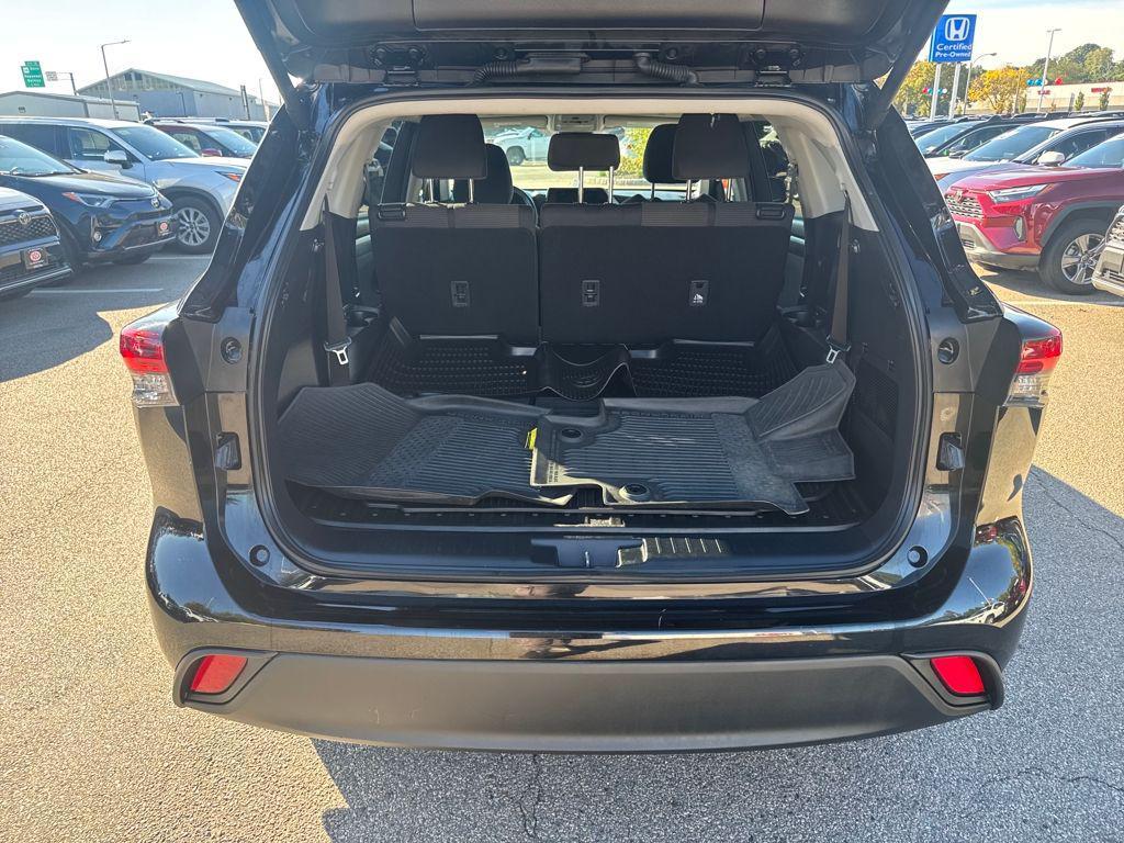 used 2024 Toyota Highlander car, priced at $42,249