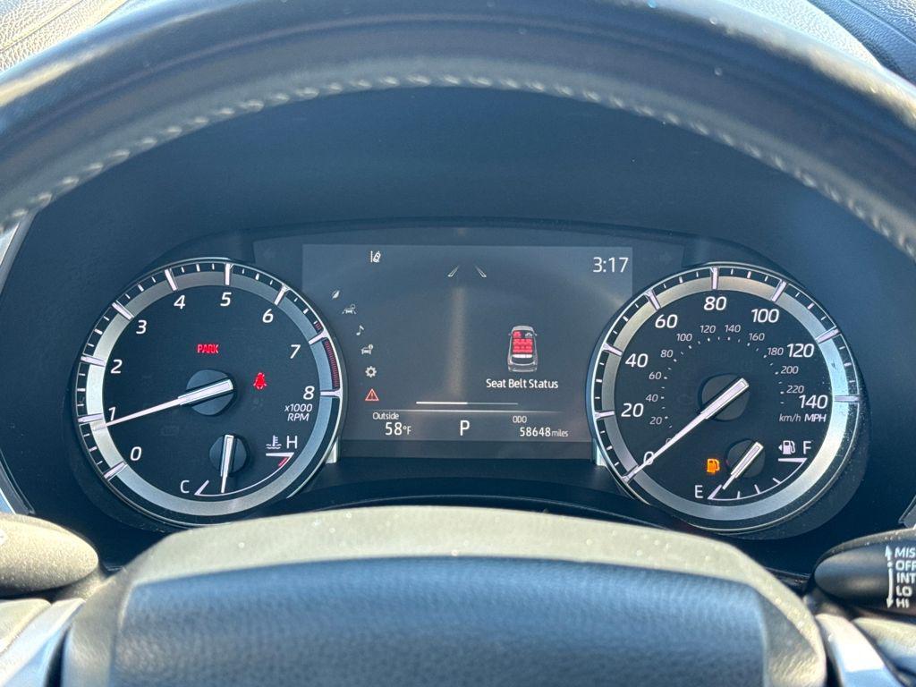 used 2022 Toyota Highlander car, priced at $37,489