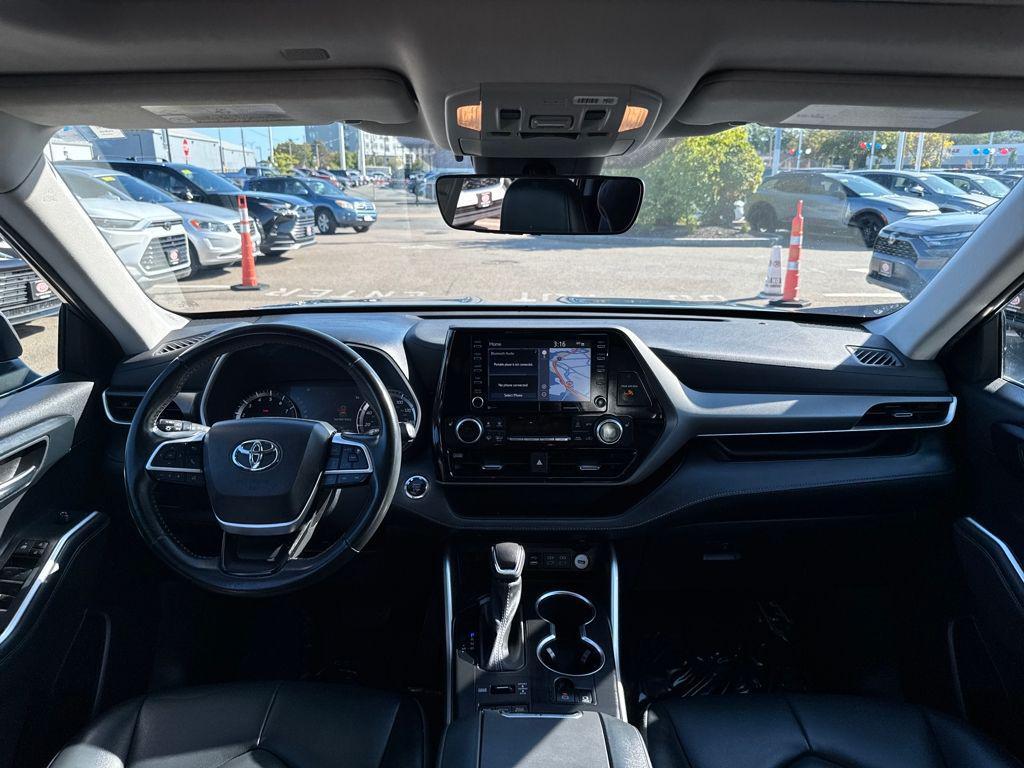 used 2022 Toyota Highlander car, priced at $37,489