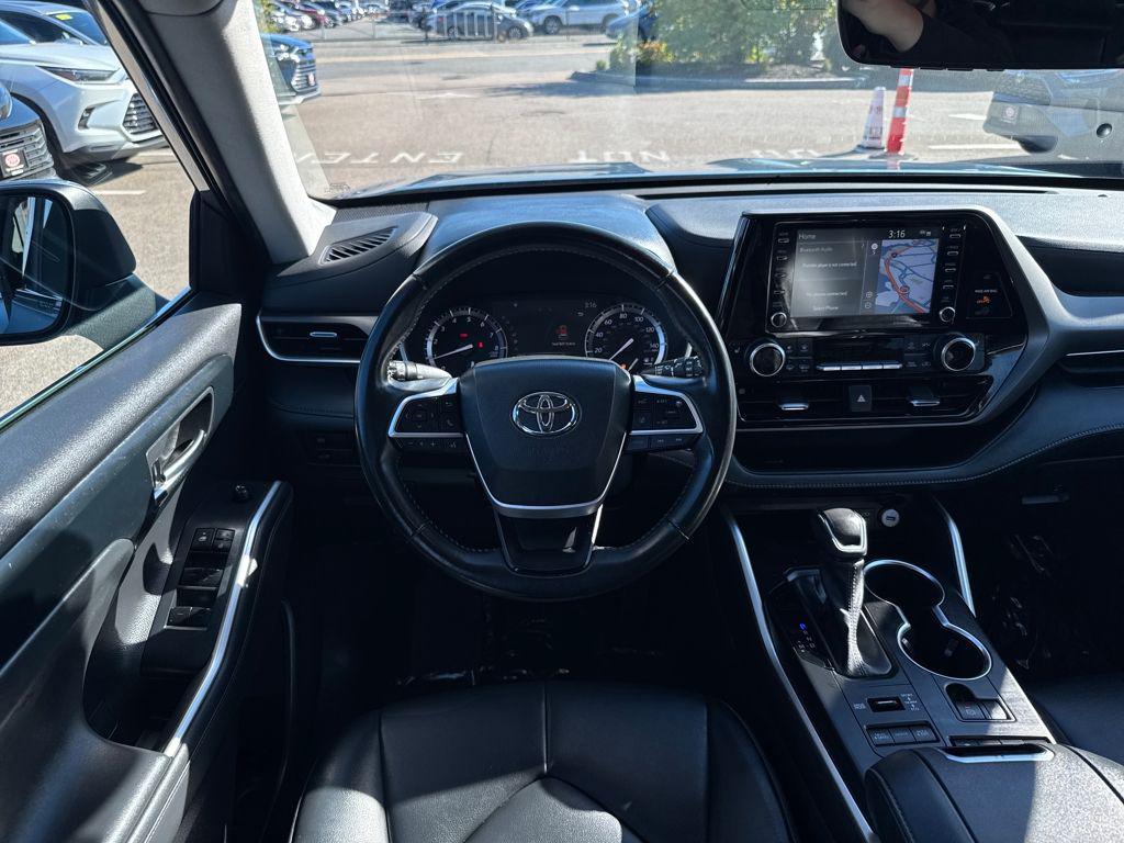 used 2022 Toyota Highlander car, priced at $37,489