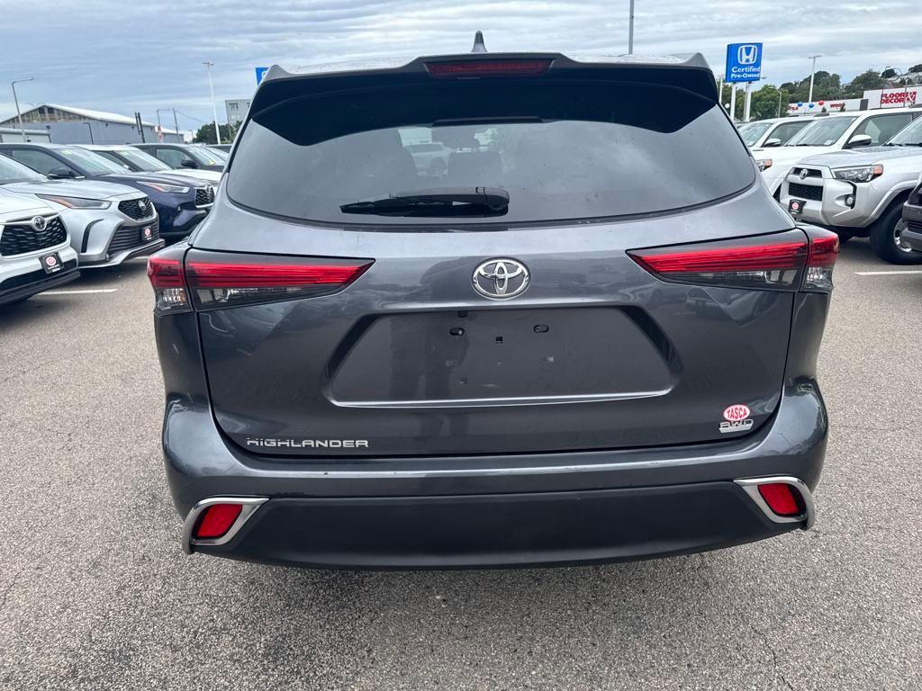 used 2021 Toyota Highlander car, priced at $29,748
