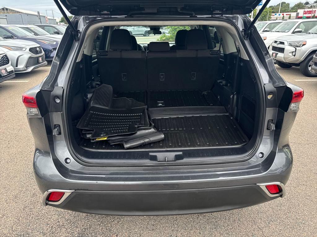 used 2021 Toyota Highlander car, priced at $29,748