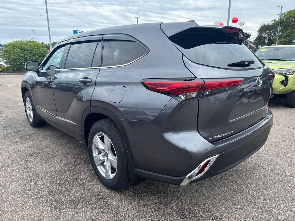 used 2021 Toyota Highlander car, priced at $29,748