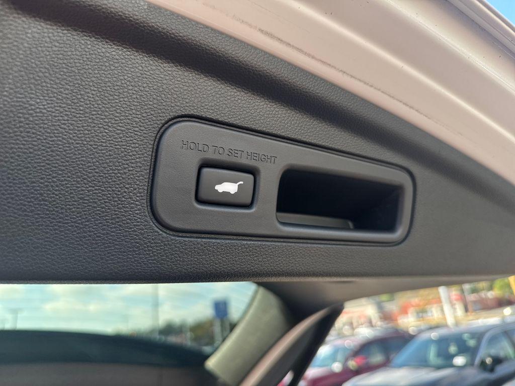 used 2025 Acura MDX car, priced at $56,801