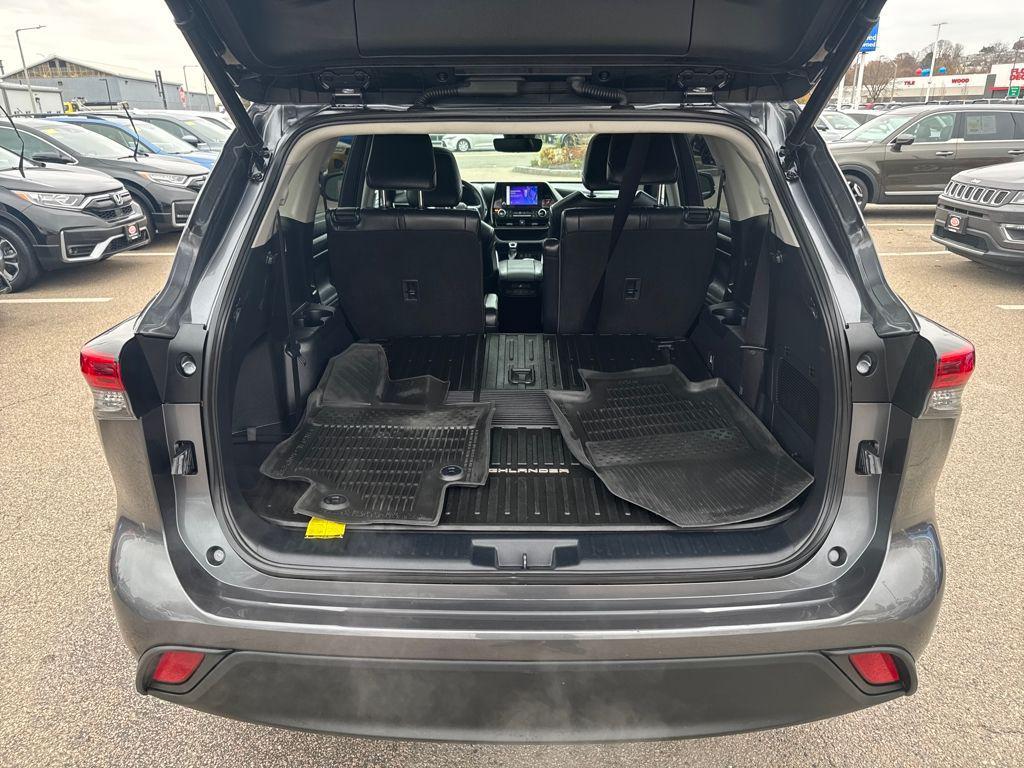 used 2023 Toyota Highlander car, priced at $38,731