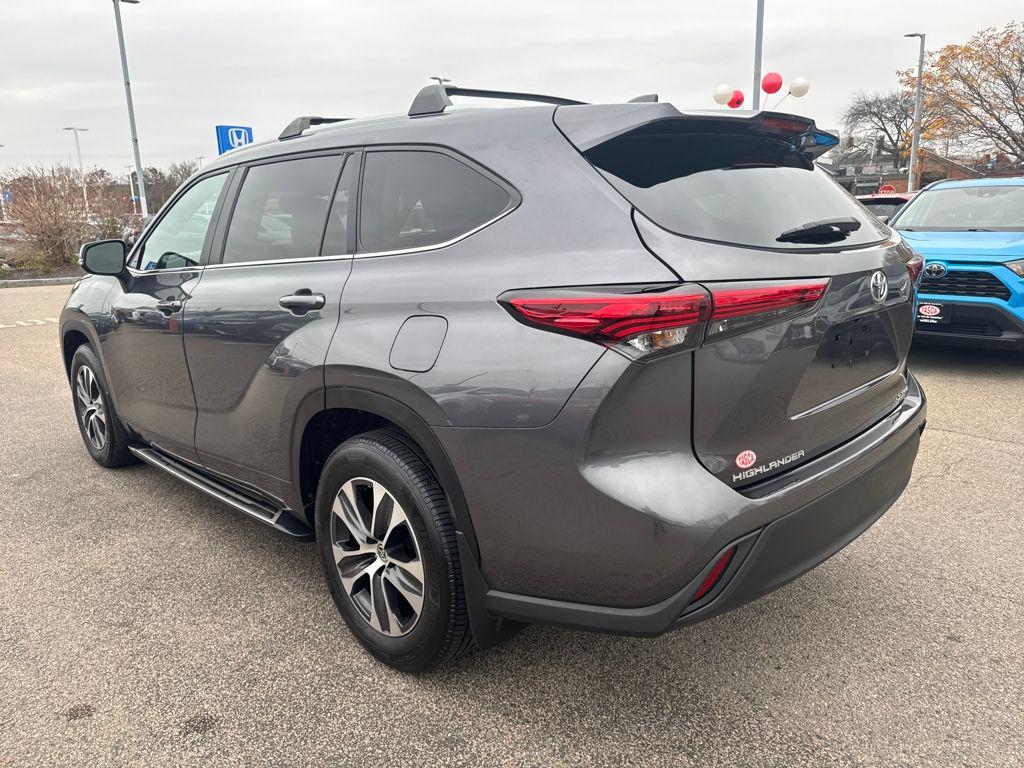 used 2023 Toyota Highlander car, priced at $38,731