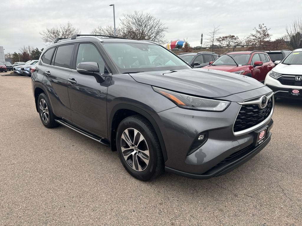 used 2023 Toyota Highlander car, priced at $38,731