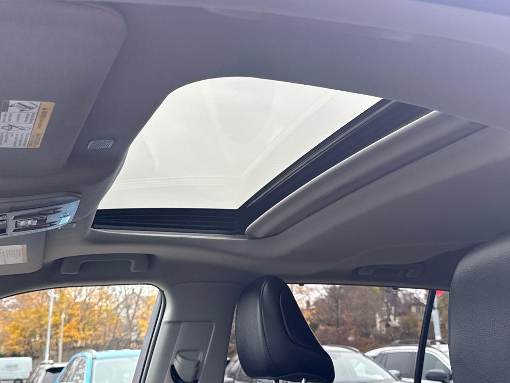 used 2023 Toyota Highlander car, priced at $38,731