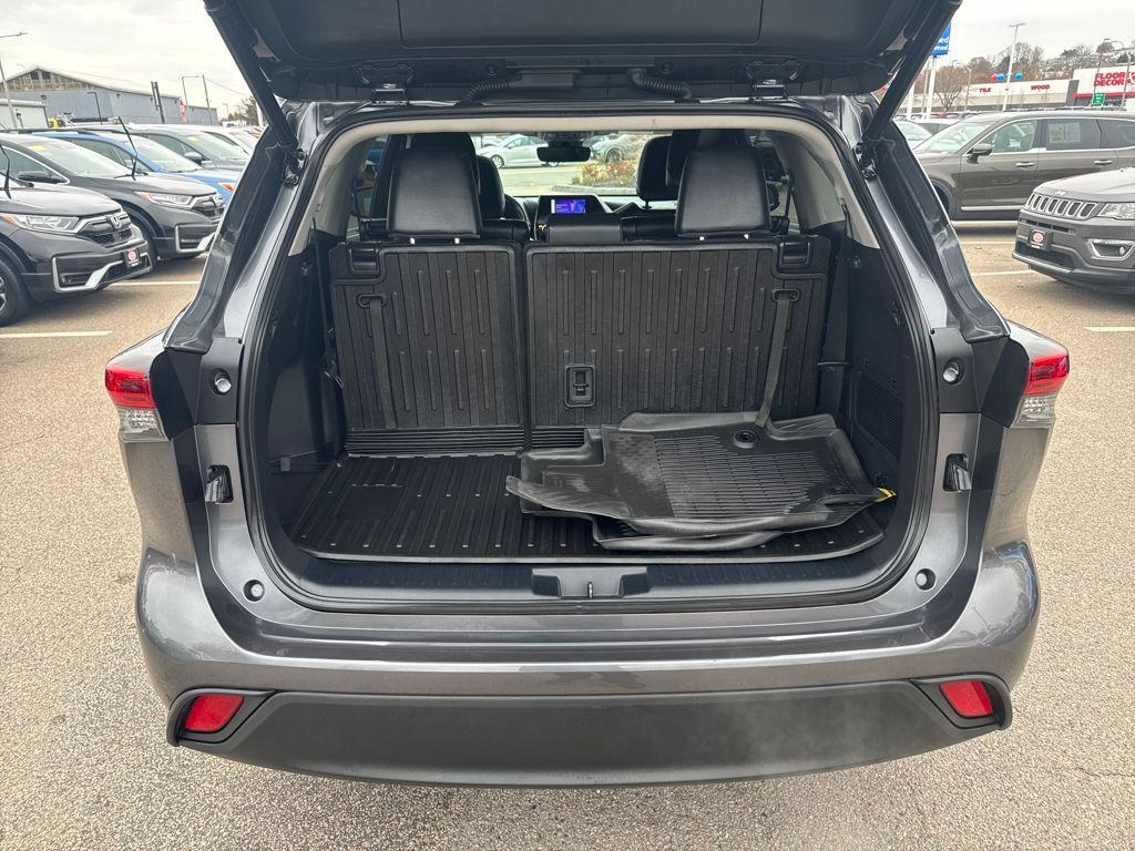 used 2023 Toyota Highlander car, priced at $38,731